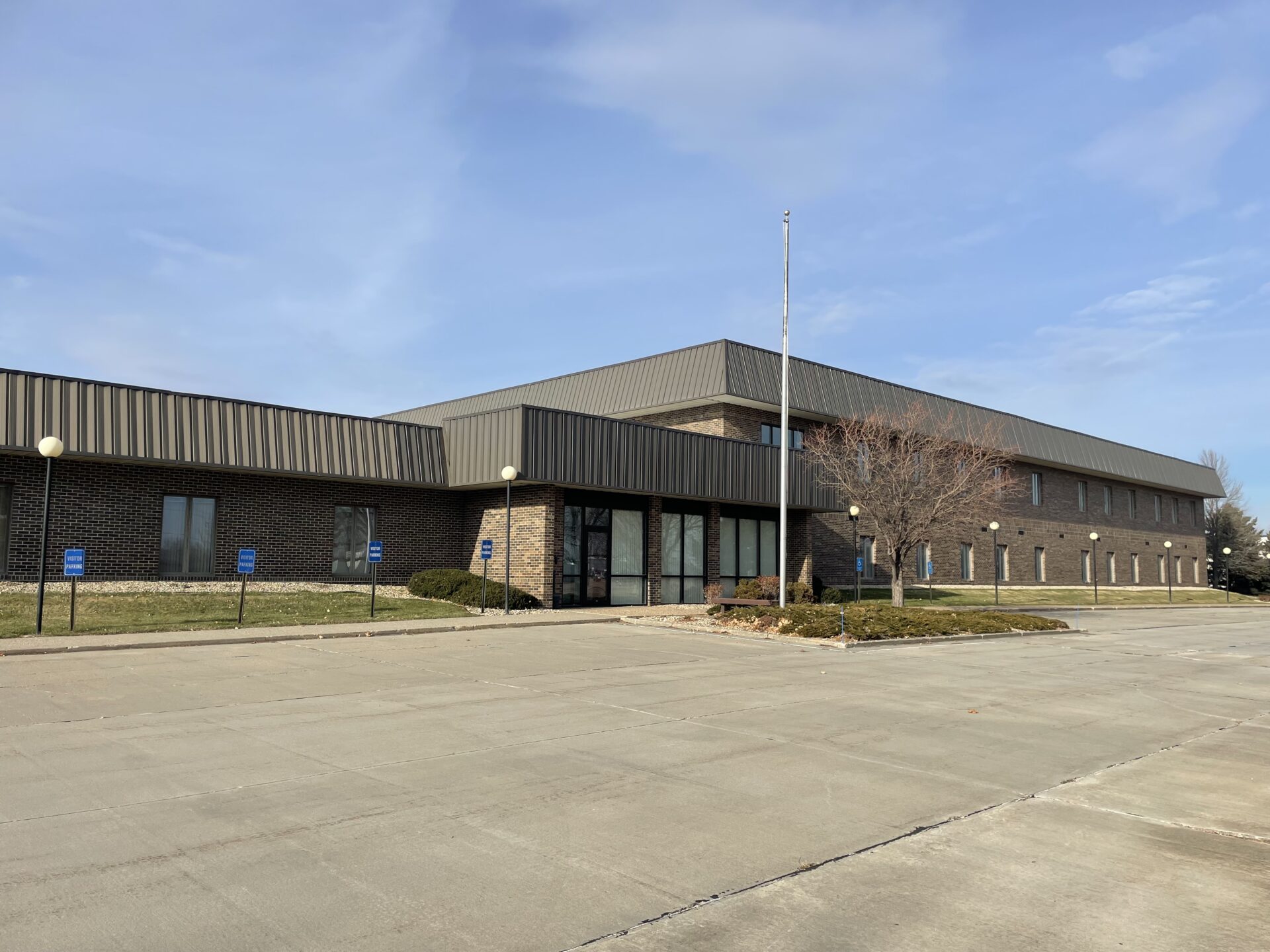 Mitchell’s Premier Large Office Opportunity — Subdividable