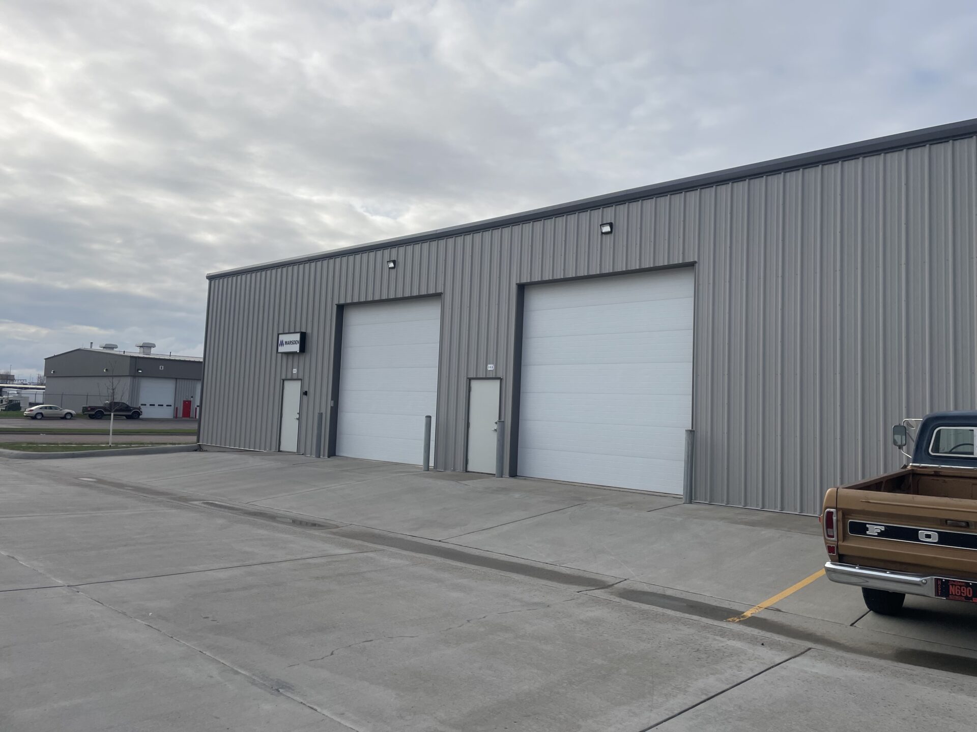 Move-in Ready Warehouse/Shop/Flex Space Bay Near I-90 & Cliff Ave
