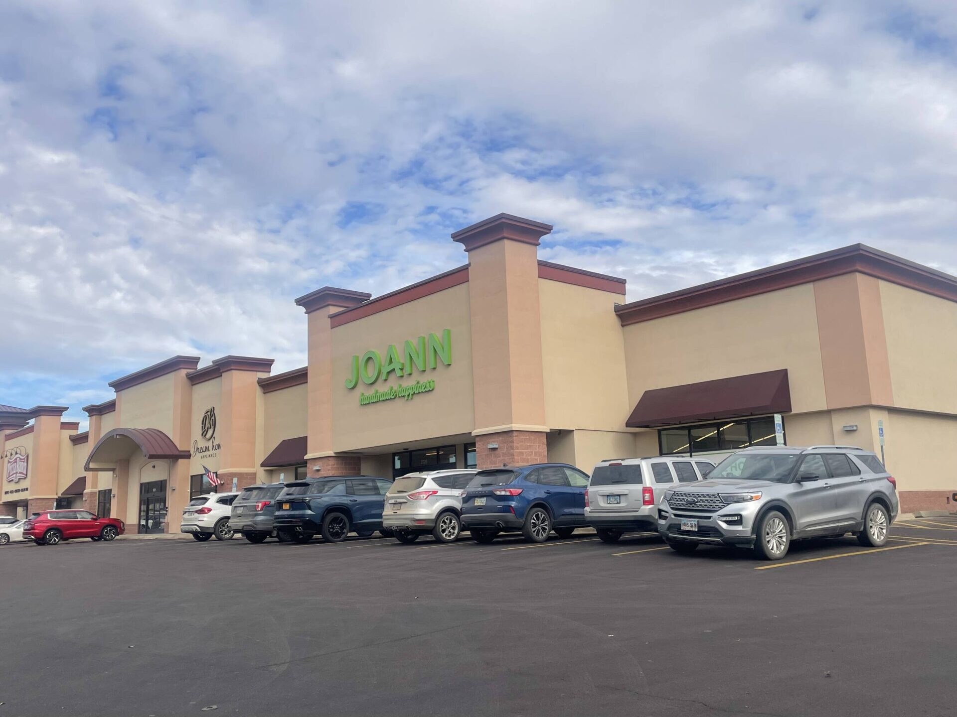 2725 W 41st Street | 9,229 – 47,366 SQFT